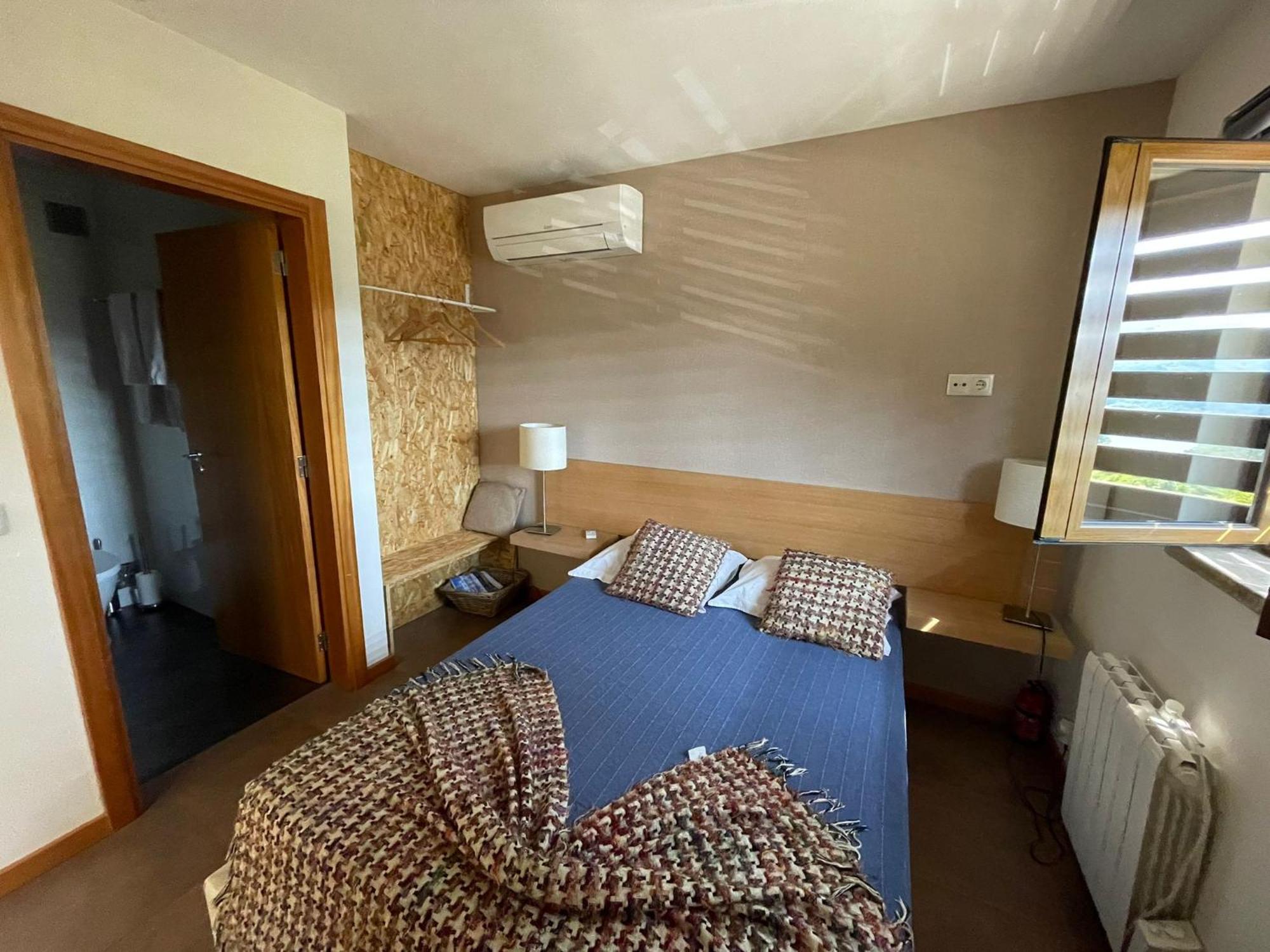 Brown House Villa Geres Dış mekan fotoğraf