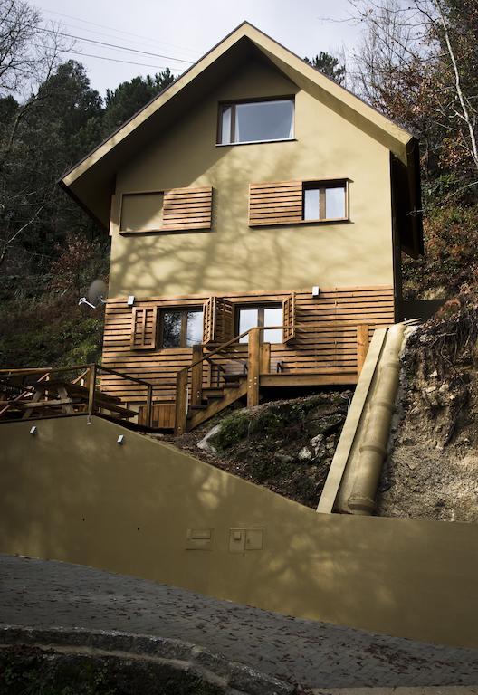 Brown House Villa Geres Dış mekan fotoğraf